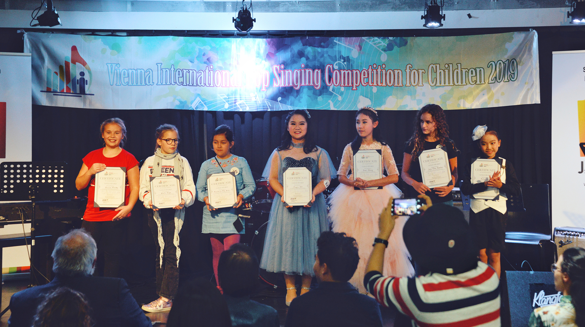 凤凰网 | 中国音乐少年唱燃2019维也纳国际流行童声大赛